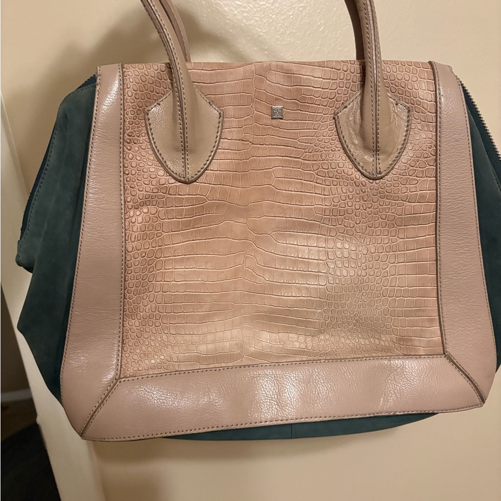 Pour La Victoire Croc-Embossed Tan and Dark Green Bag